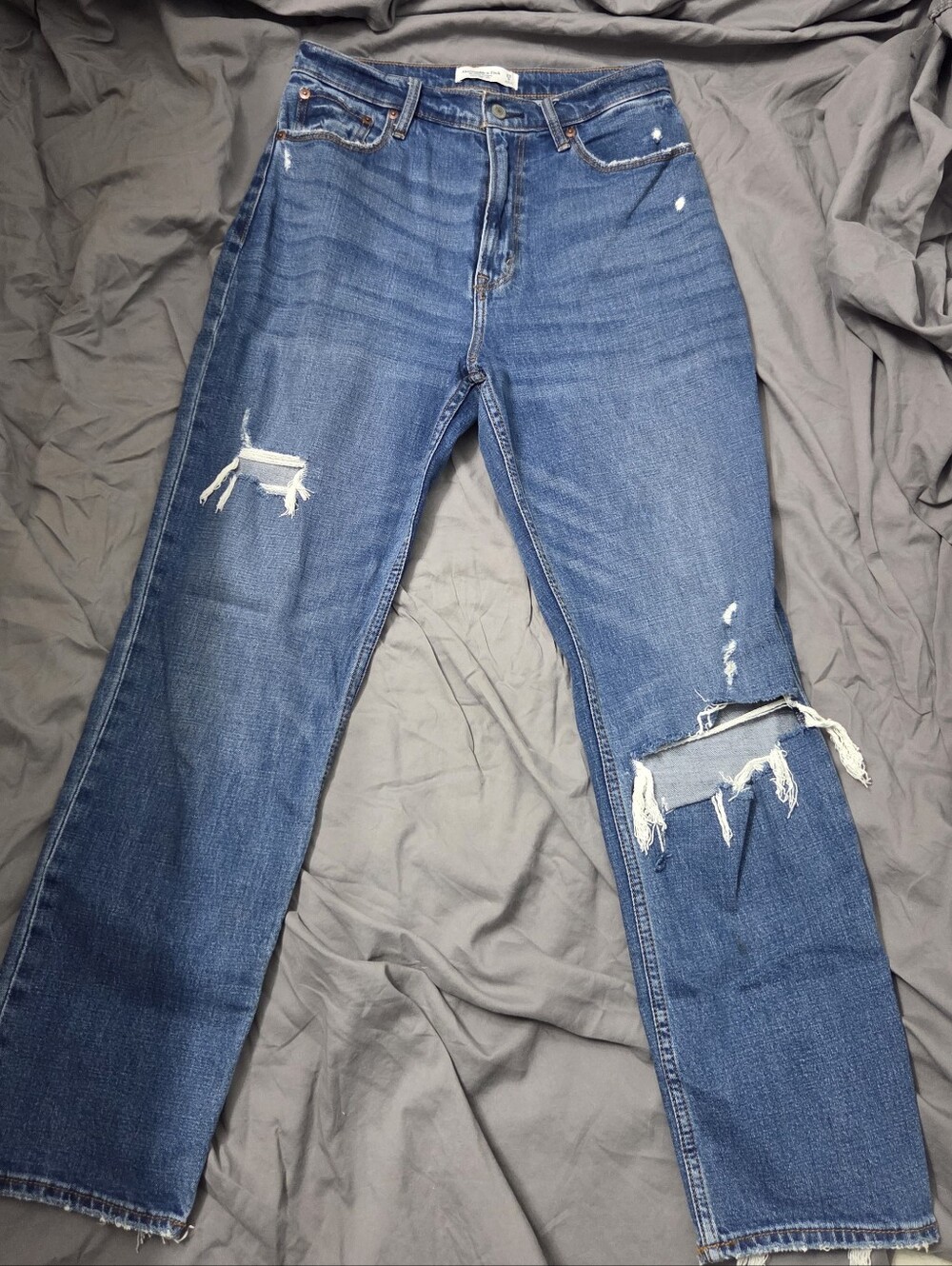 Abercrombie & Fitch Women's Medium Blue Straight Jeans with Knee Rips